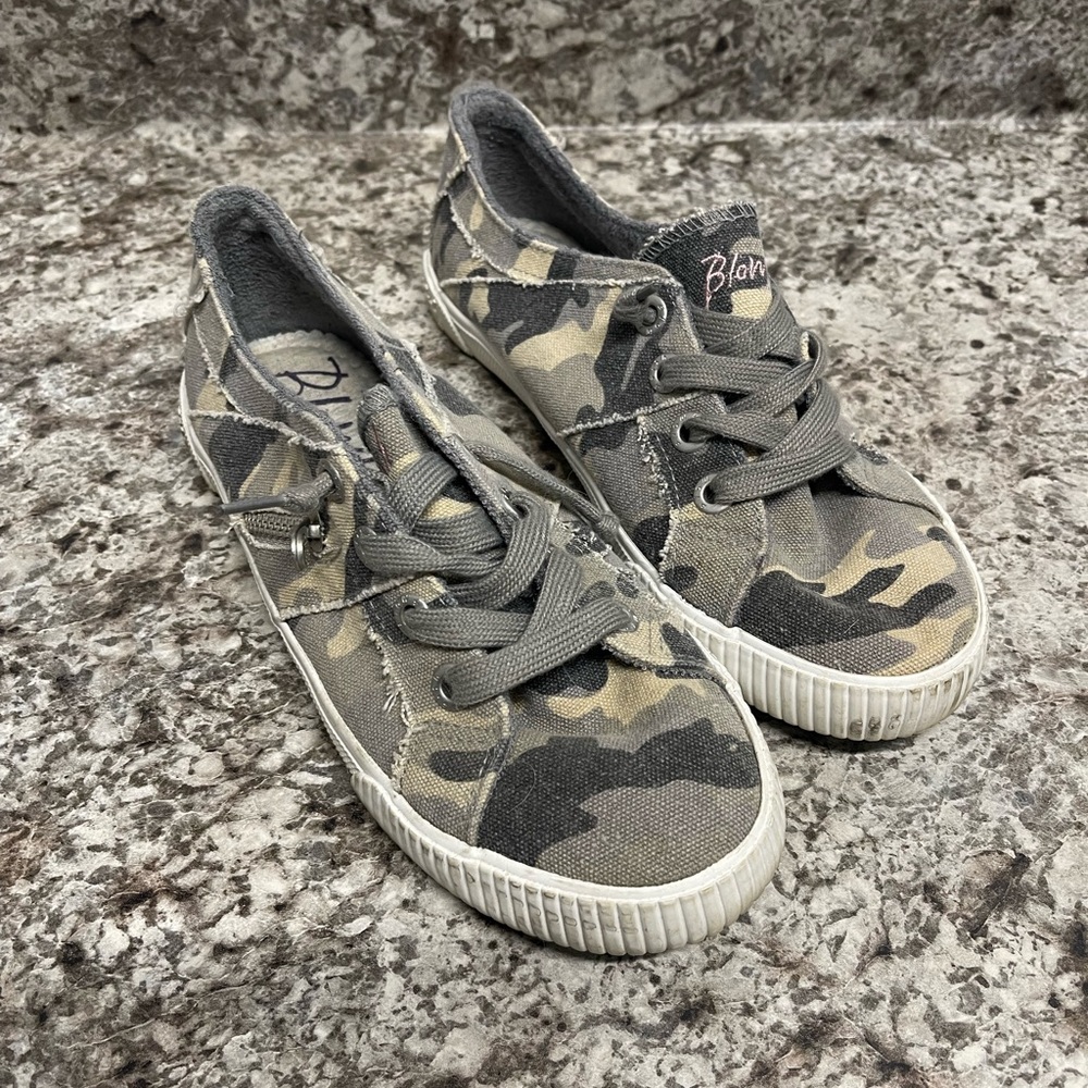 Camo Blowfish Slide- On shoes 👟